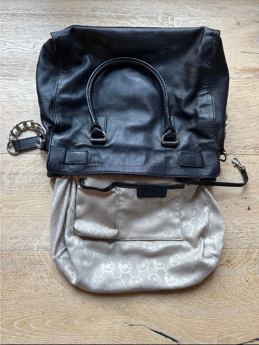 MICHAEL KORS LARGE HAMILTON TOTE BLACK Good condition Price Firm